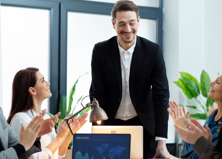 Vom Manager zum Leader: Wie Du Mitarbeiter Motivierst – Tipps für Erfolgreiche Führung